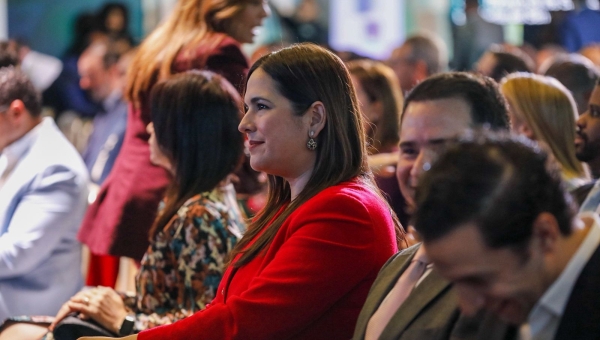 Tamara Vasquez Asiste A Entrega Galardones Thumbnail